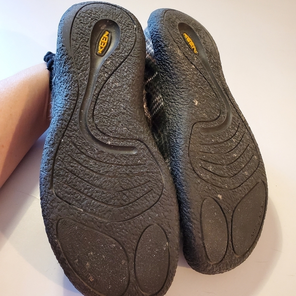Keen Howser Clog/Slipper Size 9 - Picture 5 of 6